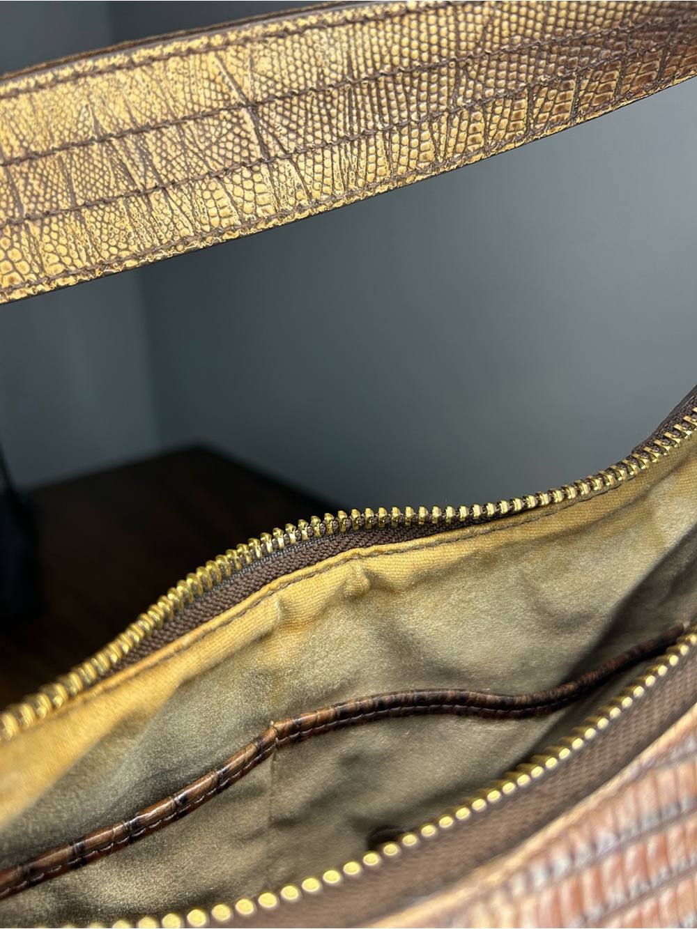 Vintage Brahmin Brown Lizard Embossed Leather Hobo Shoulder Bag Gold Hardware - Picture 11 of 11